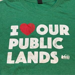 REI Co-op “I love our private lands”green graphic t-shirt size L unisex